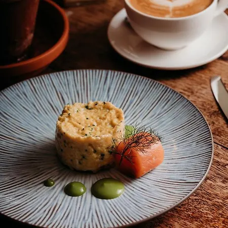 Hare And Hounds Couette-café 4*