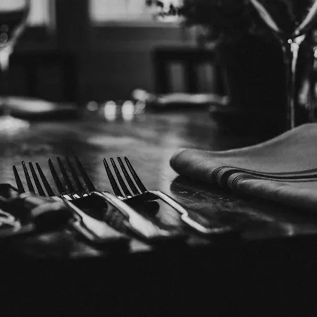 Hare And Hounds Nocleg ze śniadaniem 4*